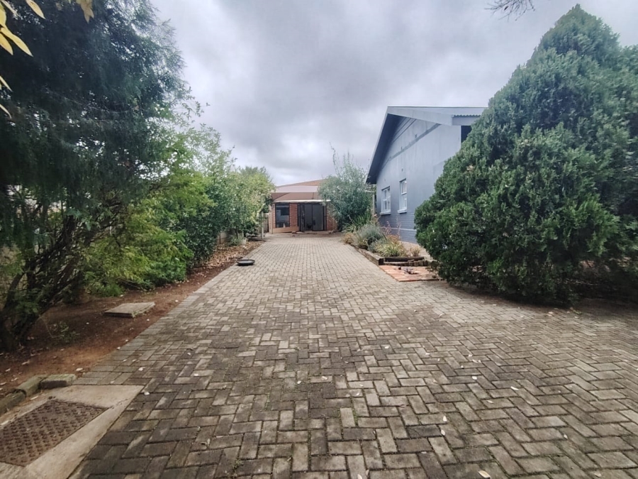 4 Bedroom Property for Sale in Dan Pienaar Free State